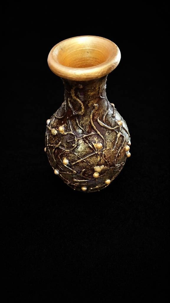 Earthen pots (flower vase) brownish golden